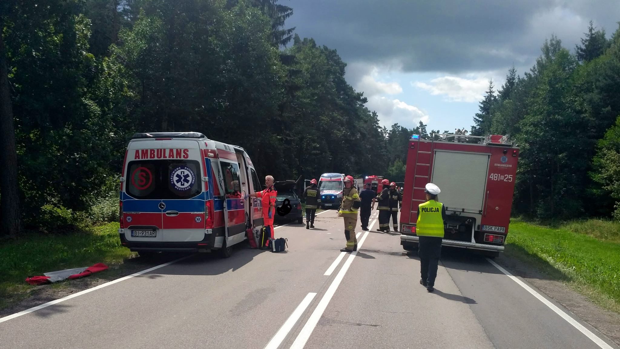 Zderzenie ciężarówki z samochodem osobowym koło Sokółki - nie żyje jeden z kierowców
