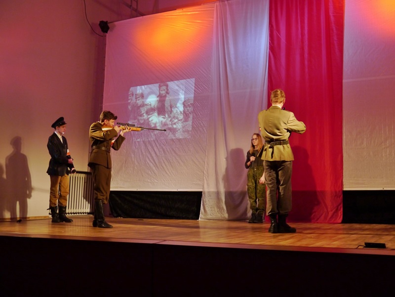 Młodzież z Sejn uczciła Danutę Siedzikównę "Inkę"