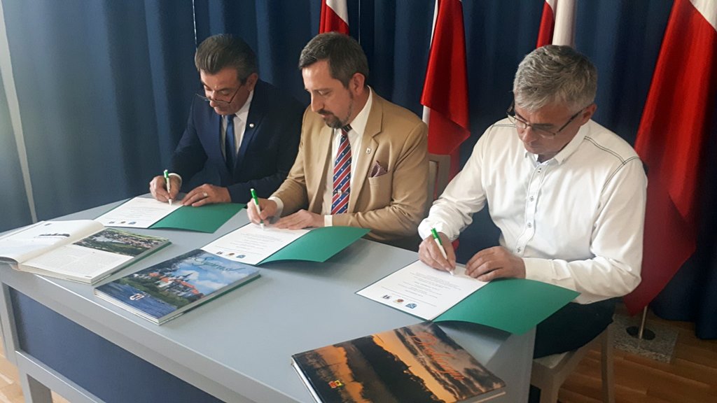 Współpraca samorządów Supraśla, Drohiczyna i Ciechanowca - album Podlaskie Perły