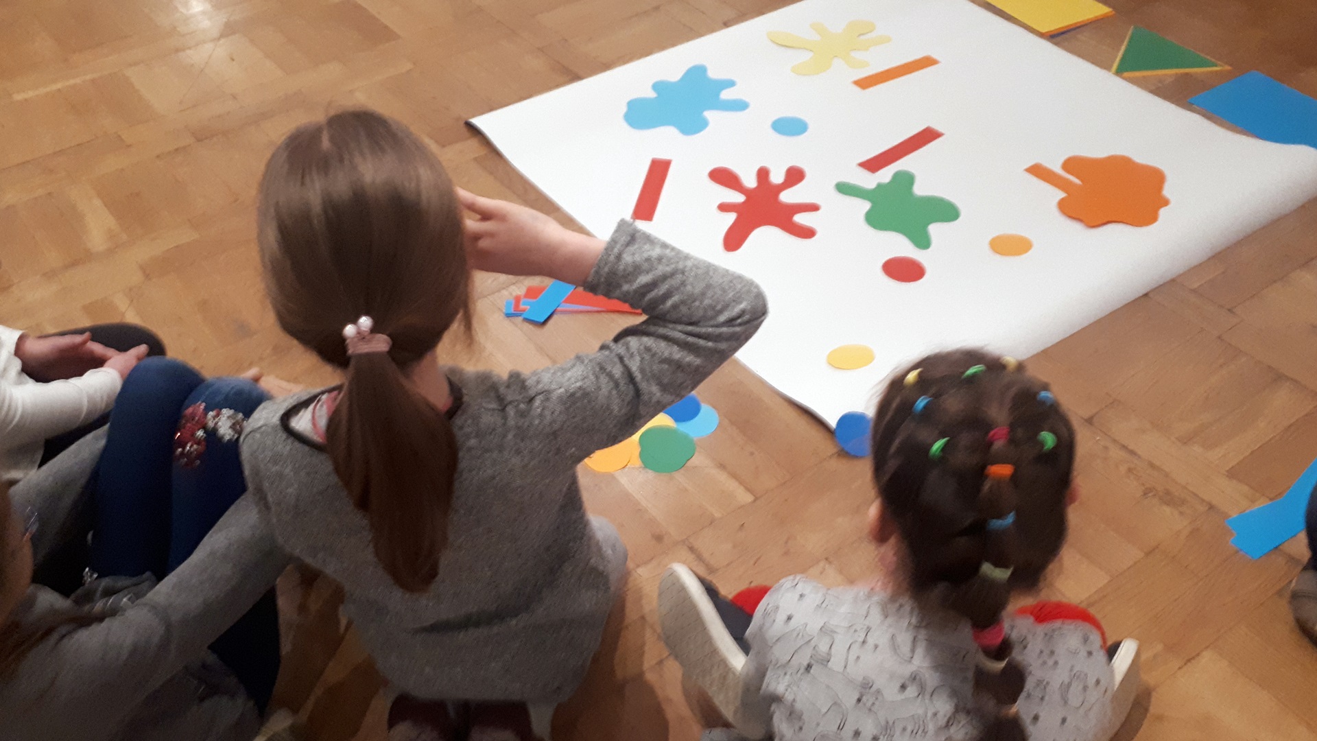 "Czysta abstrakcja" na feriach w Ratuszu