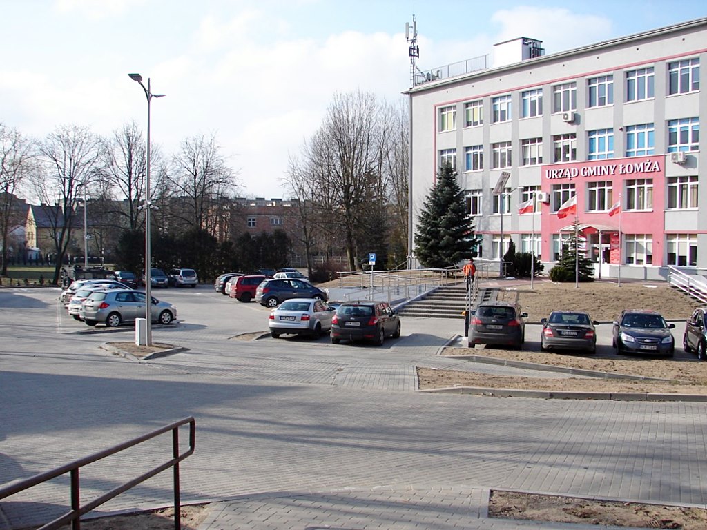 Prawie 60 miejsc postojowych - zakończyła się przebudowa parkingu w Łomży