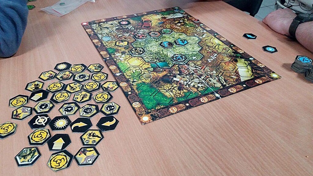 Grali całą noc - w Choroszczy spotkali się miłośnicy planszówek