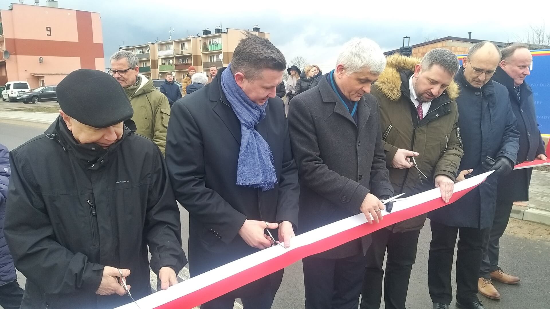 Kierowcy i piesi mogą korzystać z nowej drogi łączącej Sobolewo i Henrykowo