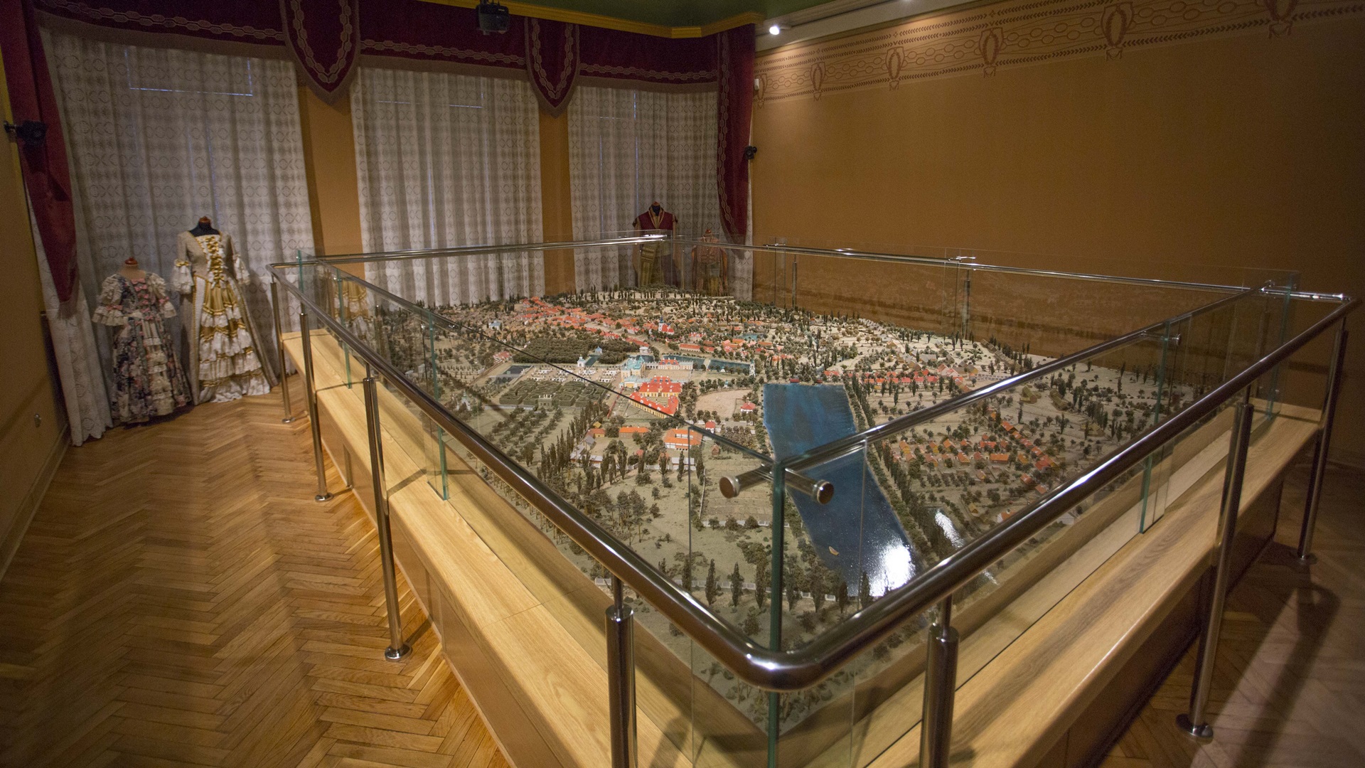 To muzealny sposób na podróż w czasie - otwarto wystawę "Białystok - makieta barokowego miasta"