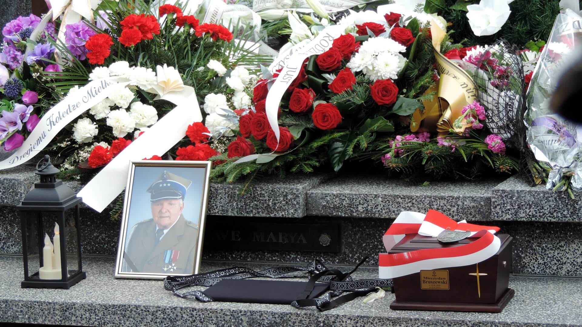 W Łomży pożegnano powstańca warszawskiego Mieczysława Bruszewskiego