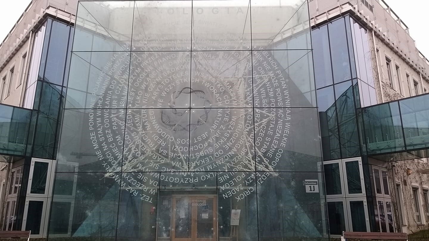 Pracownicy Wydziału Biologii na UwB uczyli dzieci, jak budować domki dla owadów