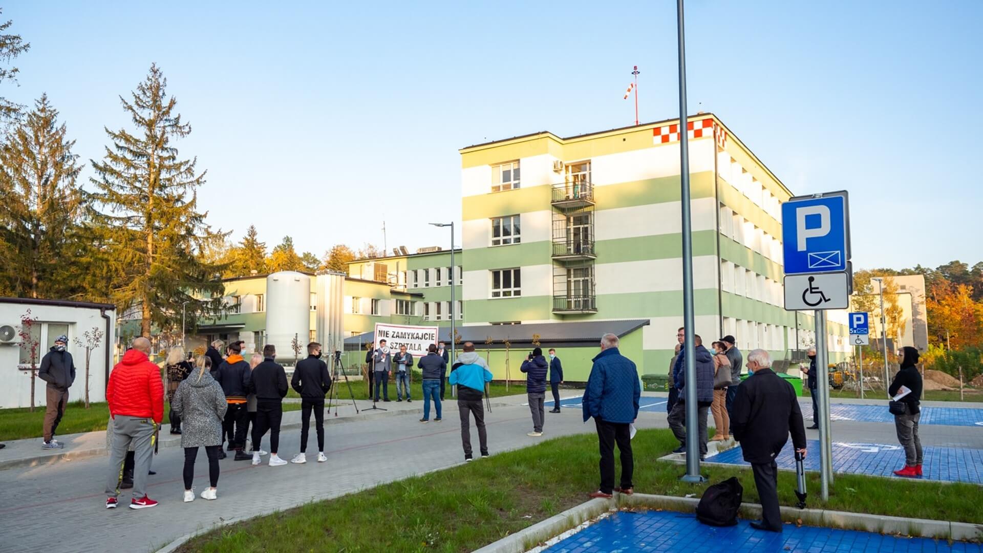 Augustów: mieszkańcy protestują przeciwko przekształceniu szpitala w placówkę jednoimienną