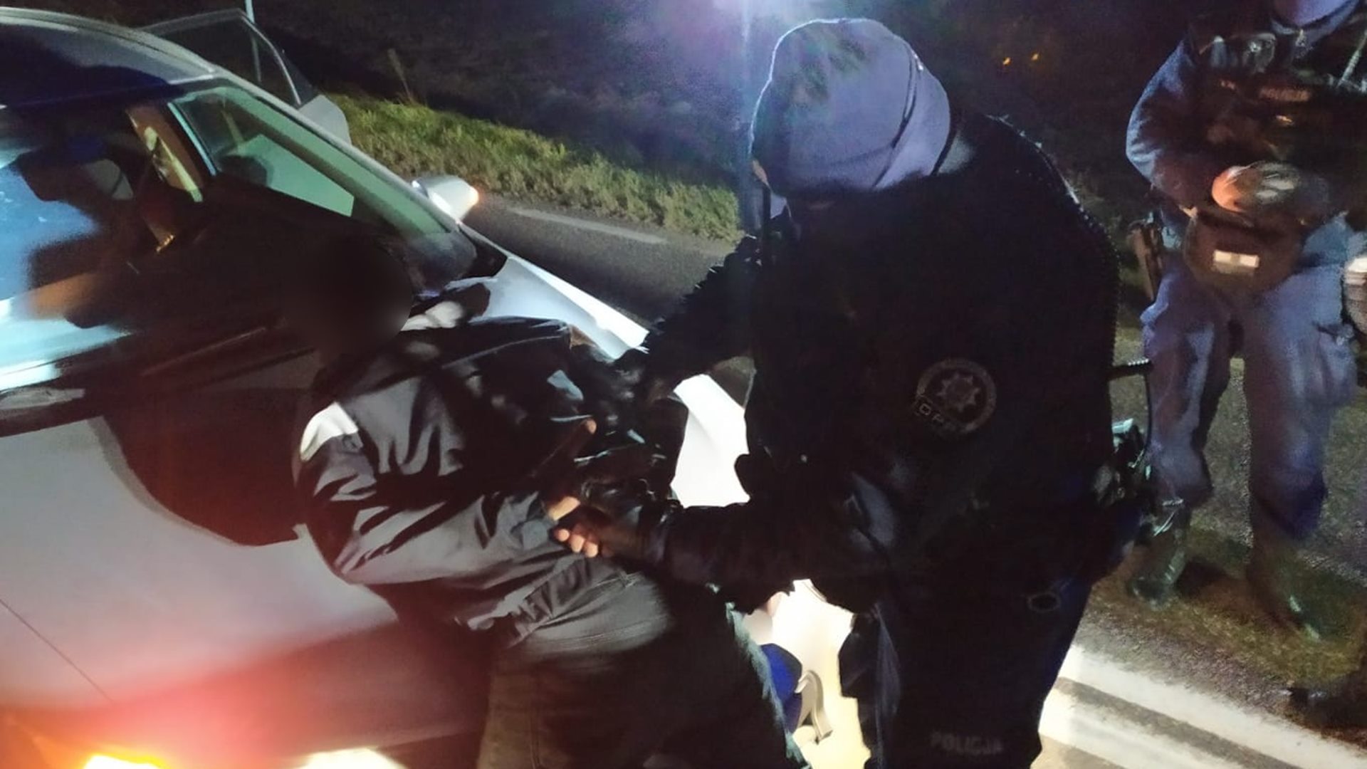 Podlascy policjanci zatrzymali pięciu "kurierów" - to obywatele Ukrainy, Tadżykistanu i Rosji