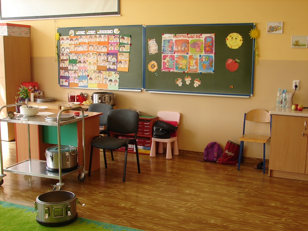 Zambrowskie przedszkolaki rozpoczęły rok szkolny w budynku gimnazjum nr 1