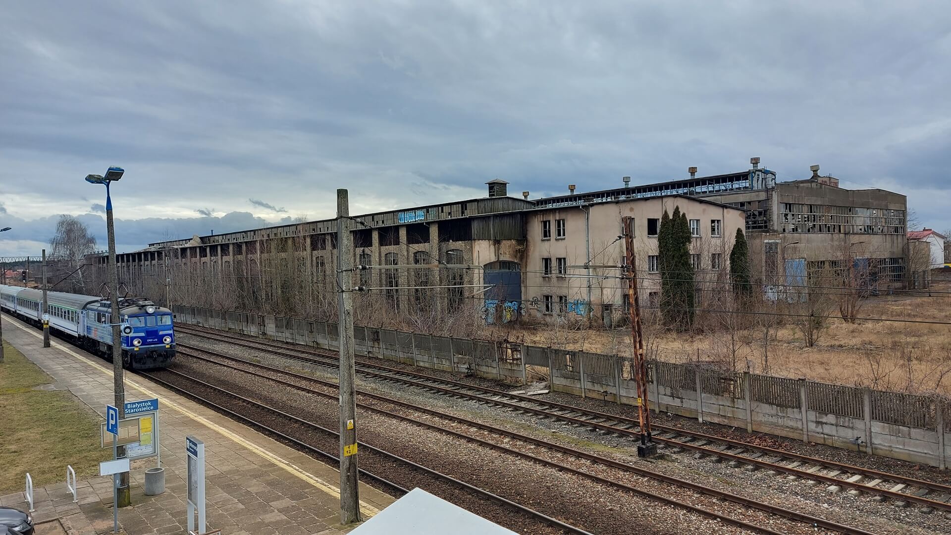 Trwają prace na terenie po dawnych zakładach kolejowych w Starosielcach