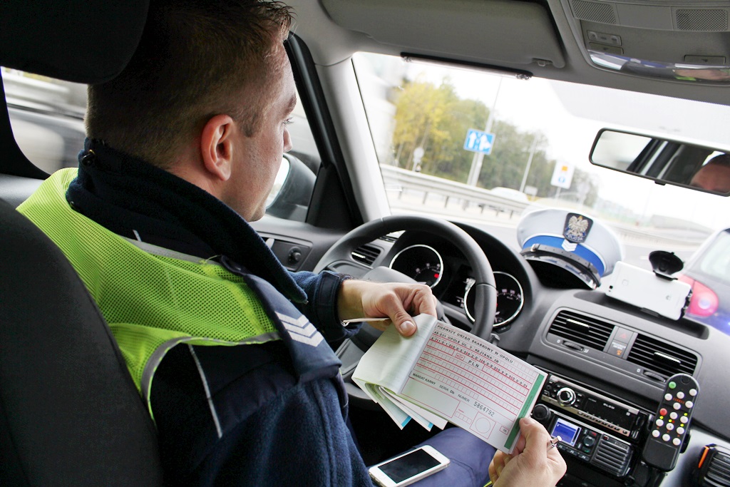 Czy kierowcy w Białymstoku blokują lewy pas ruchu?