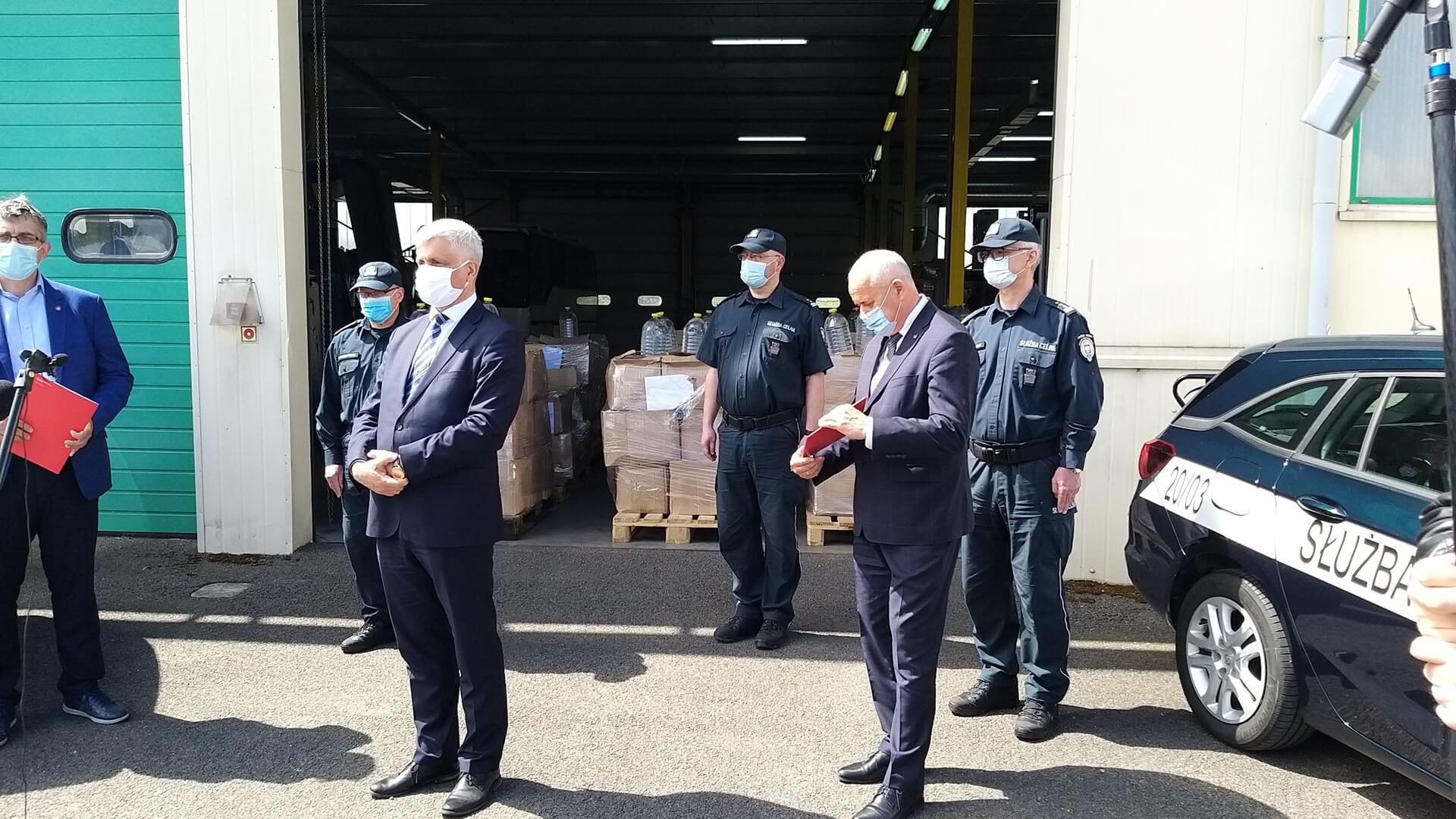 Podlaska KAS przekazała blisko 8 tys. litrów alkoholu na zwalczanie koronawirusa