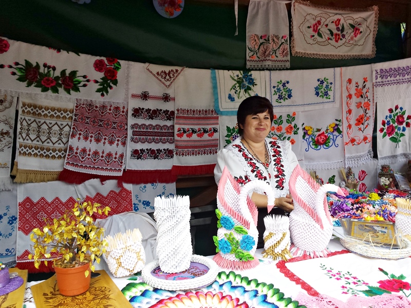 Potrawy kuchni regionalnej i sztuka ludowa - w Hajnówce rozpocznie się Jarmark Żubra