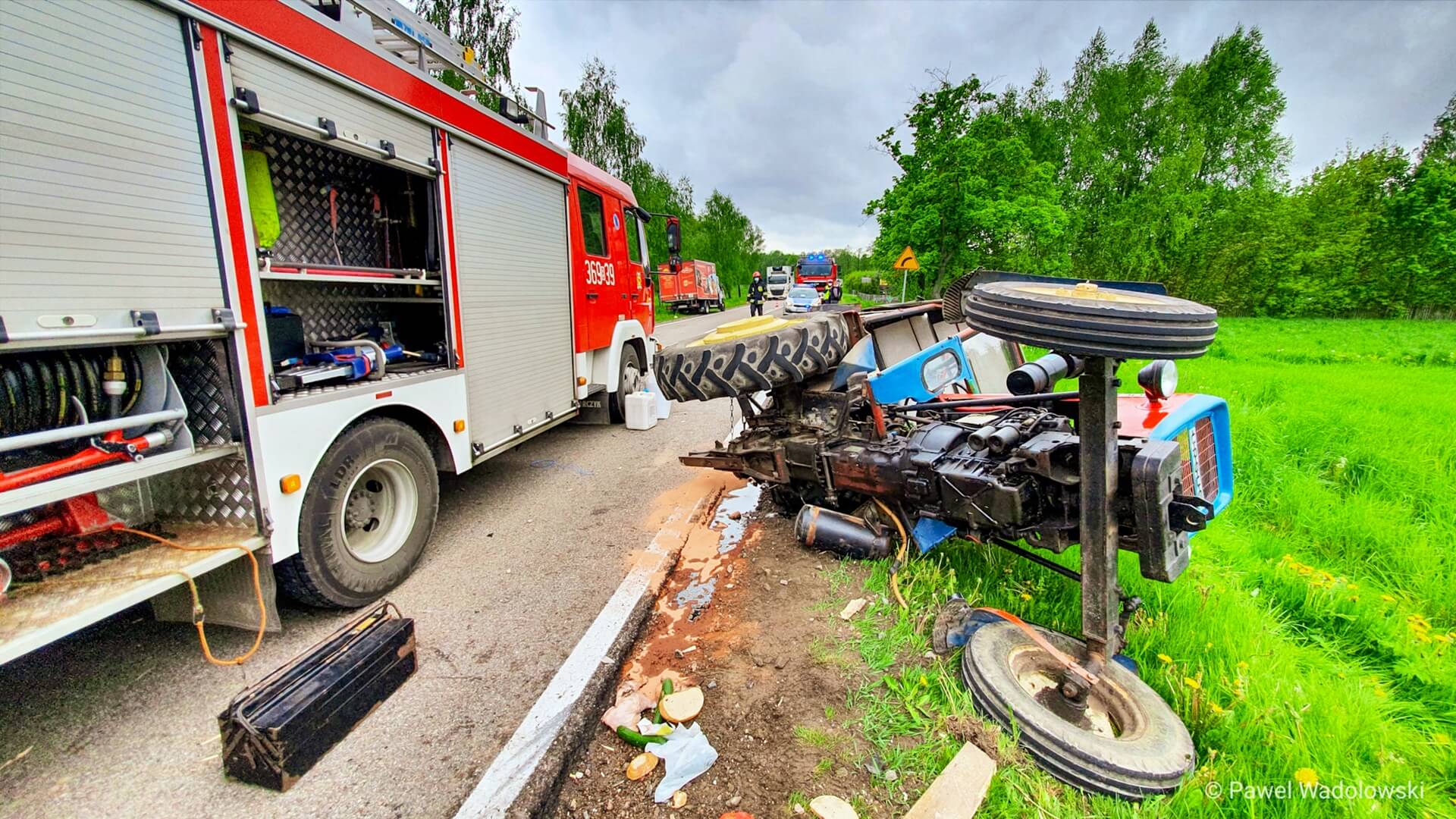 Wypadek na trasie Łomża - Wizna. Kierowca ciągnika w szpitalu