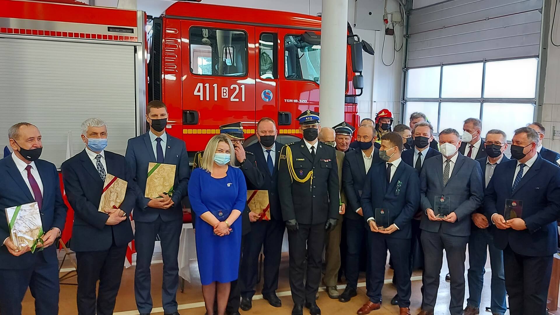 Strażacy PSP z Bielska Podlaskiego dostali nowy samochód ratowniczo-gaśniczy