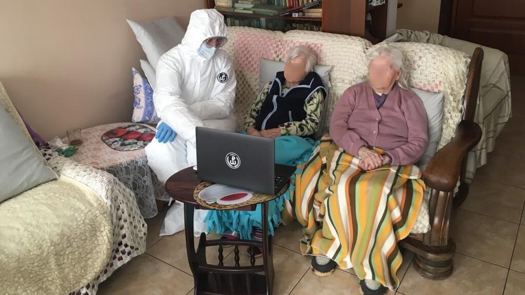 "Łączymy na święta" - akcja terytorialsów skierowana do seniorów przebywających w szpitalach i DPS-ach