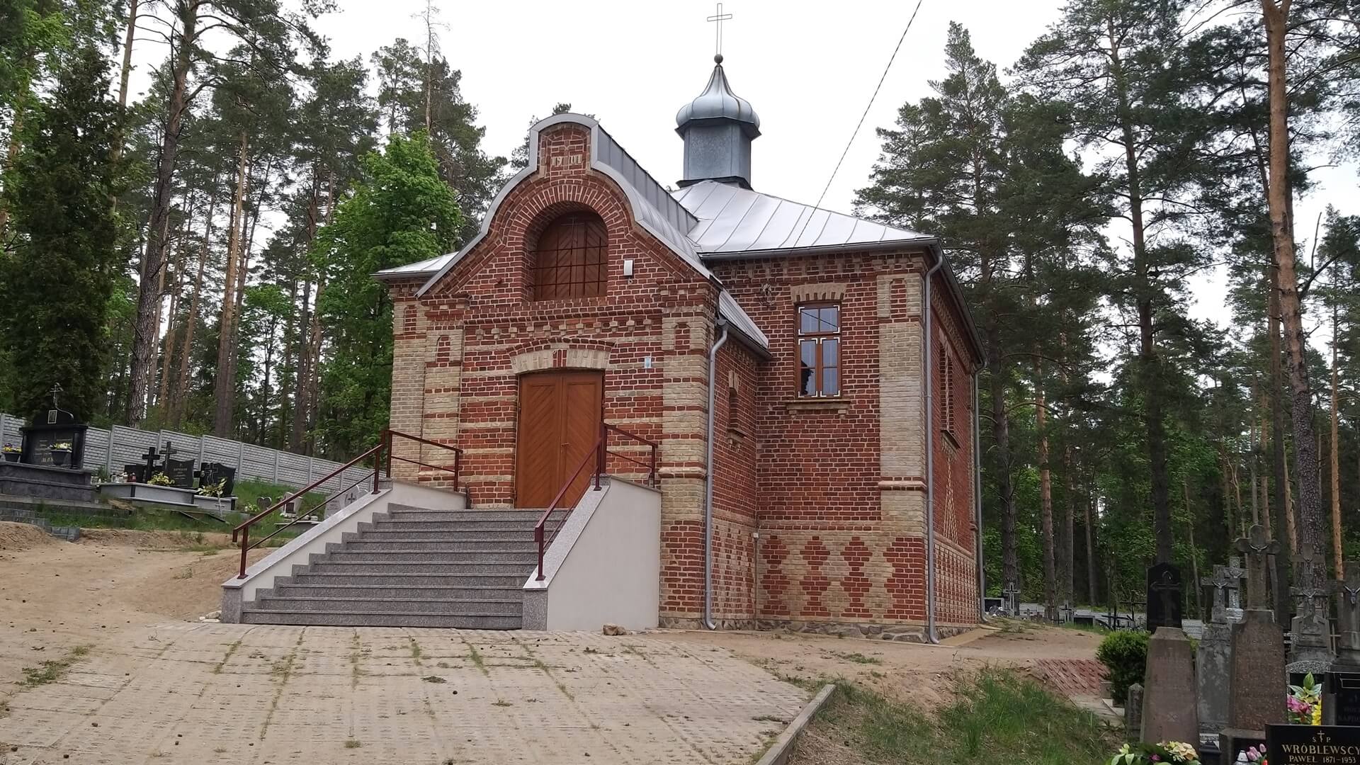 Radni gminy Supraśl przekazali 30 tys. zł na remont cerkwi cmentarnej