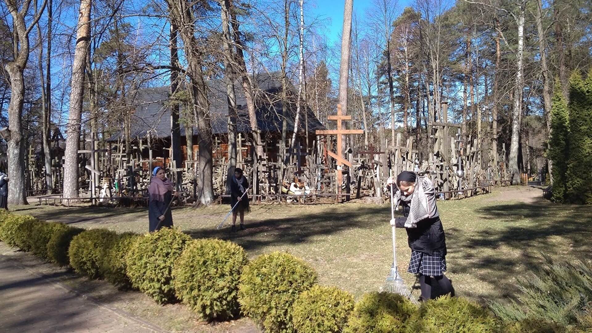 Około 100 maturzystów z Polski modli się na św. Górze Grabarce