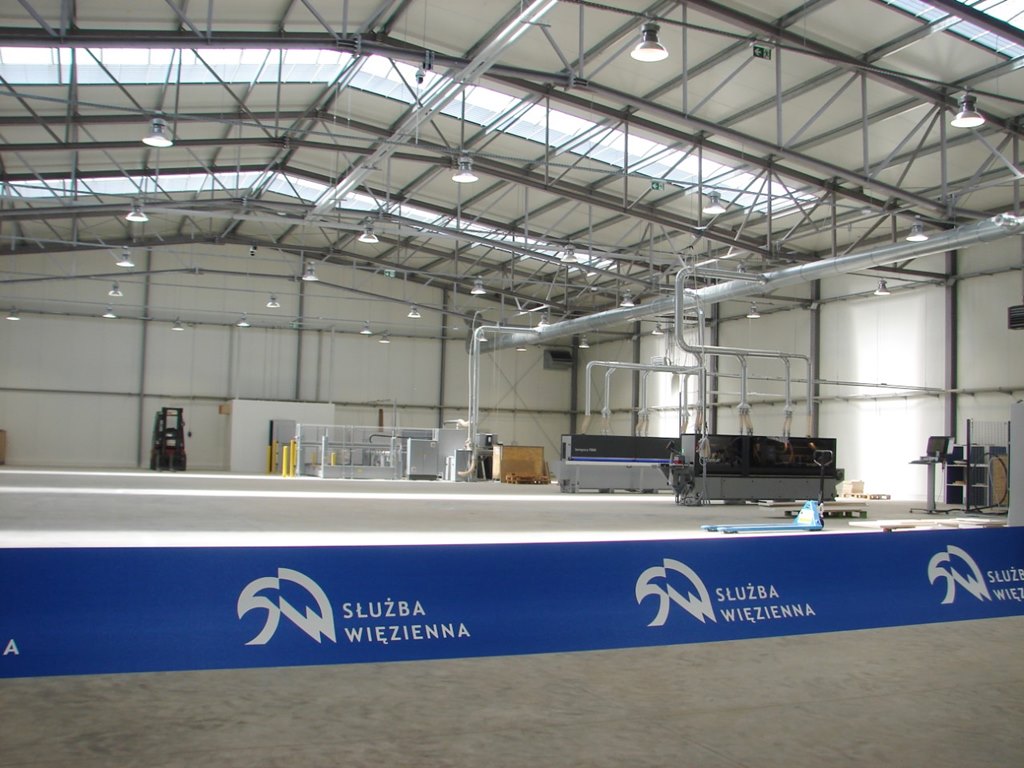 Stu więźniów będzie produkowało meble w zakładzie karnym w Czerwonym Borze