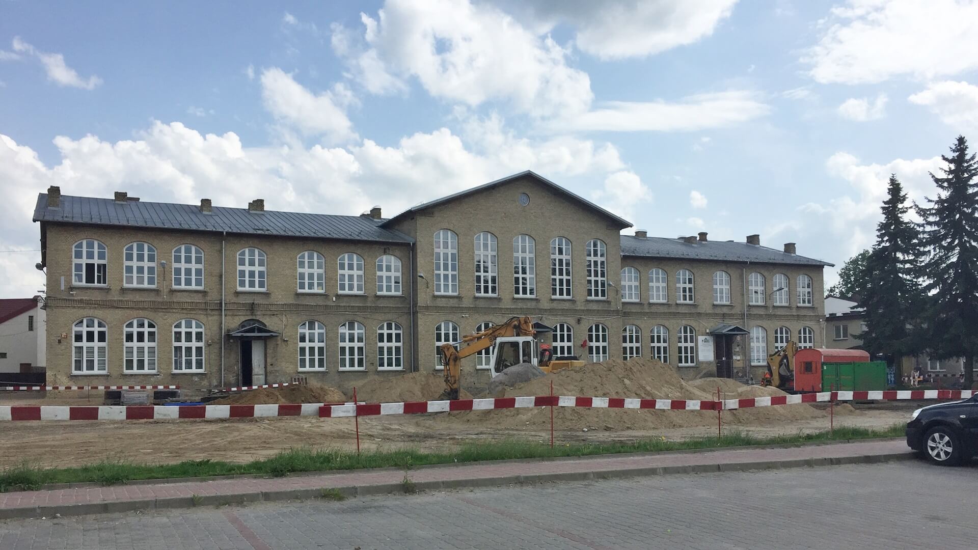 Będą mini-fontanny i natryski dla dzieci – plac Brodowicza przechodzi rewitalizację