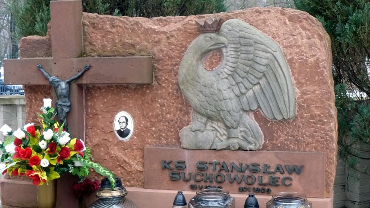 "Chcemy znać prawdę". 30 lat mija od wciąż niewyjaśnionej śmierci ks. Stanisława Suchowolca