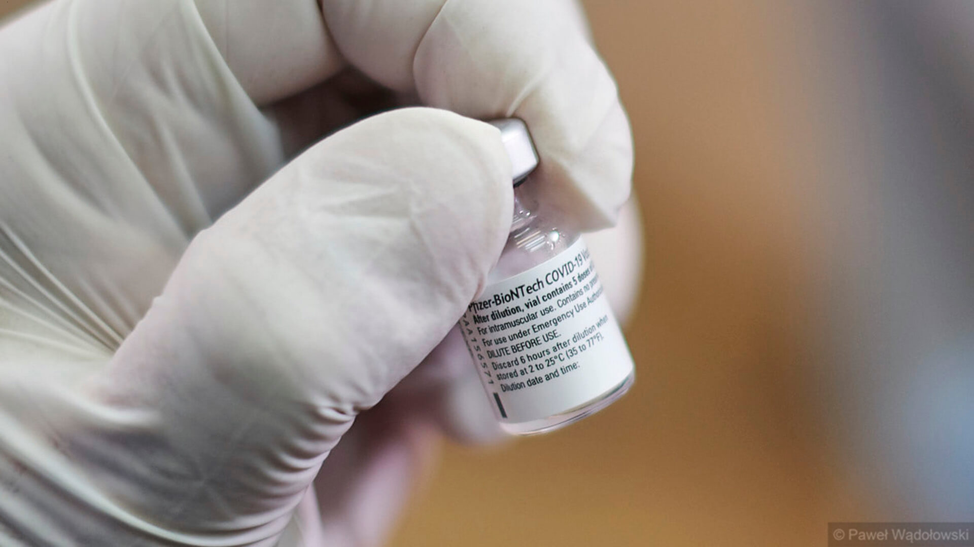 Do Polski przyleciała kolejna partia szczepionek przeciw koronawirusowi