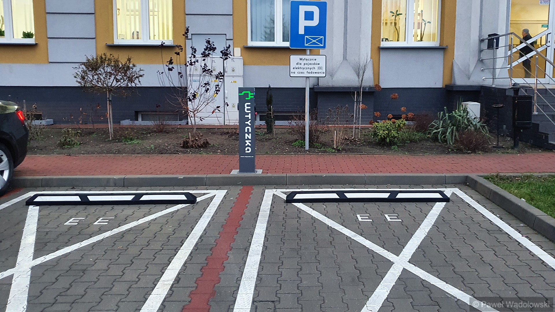 W Kolnie można już naładować samochód elektryczny