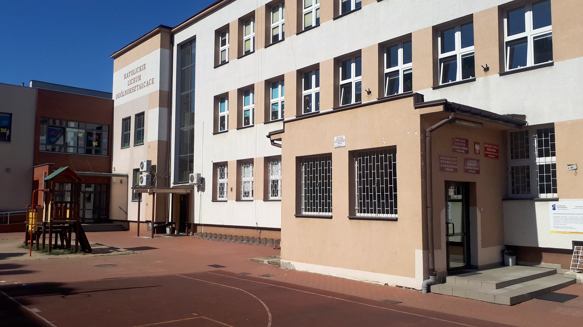 Koniec roku w liceach i technikach bez uroczystego rozdania świadectw