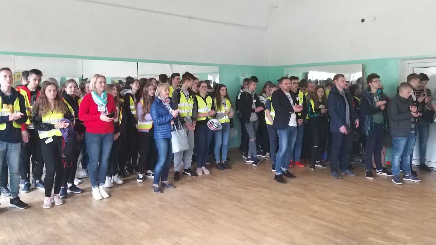 Poprzez zabawą uczniowie w Białymstoku uczą się zasad bezpiecznej jazdy na rowerze