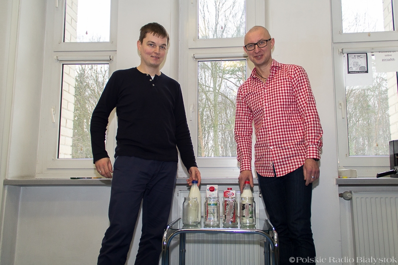 Czy z każdego mleka można zrobić zsiadłe mleko? - eksperyment dziennikarzy Radia Białystok