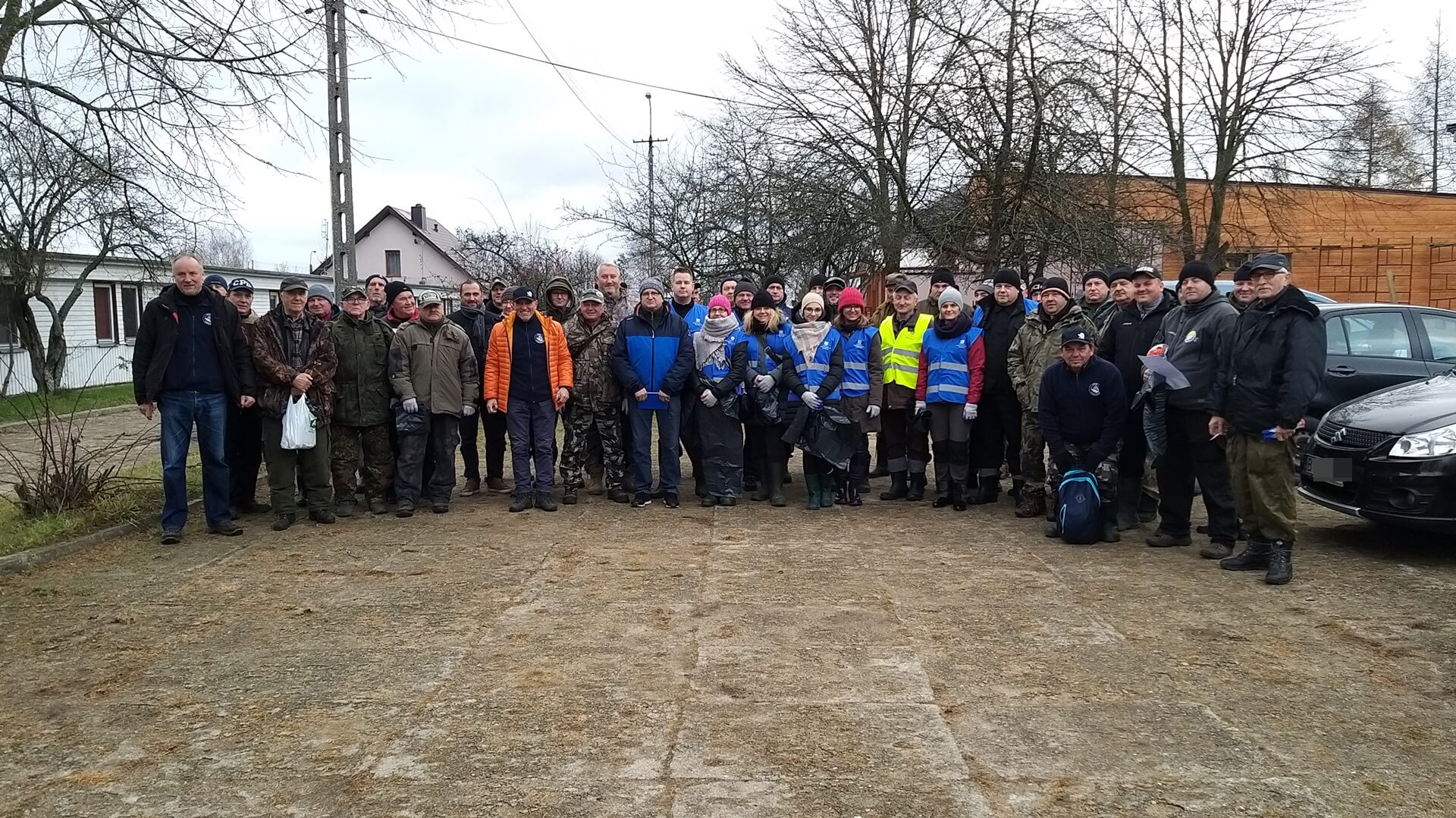 Wielkie sprzątanie brzegów zbiornika wodnego Siemianówka