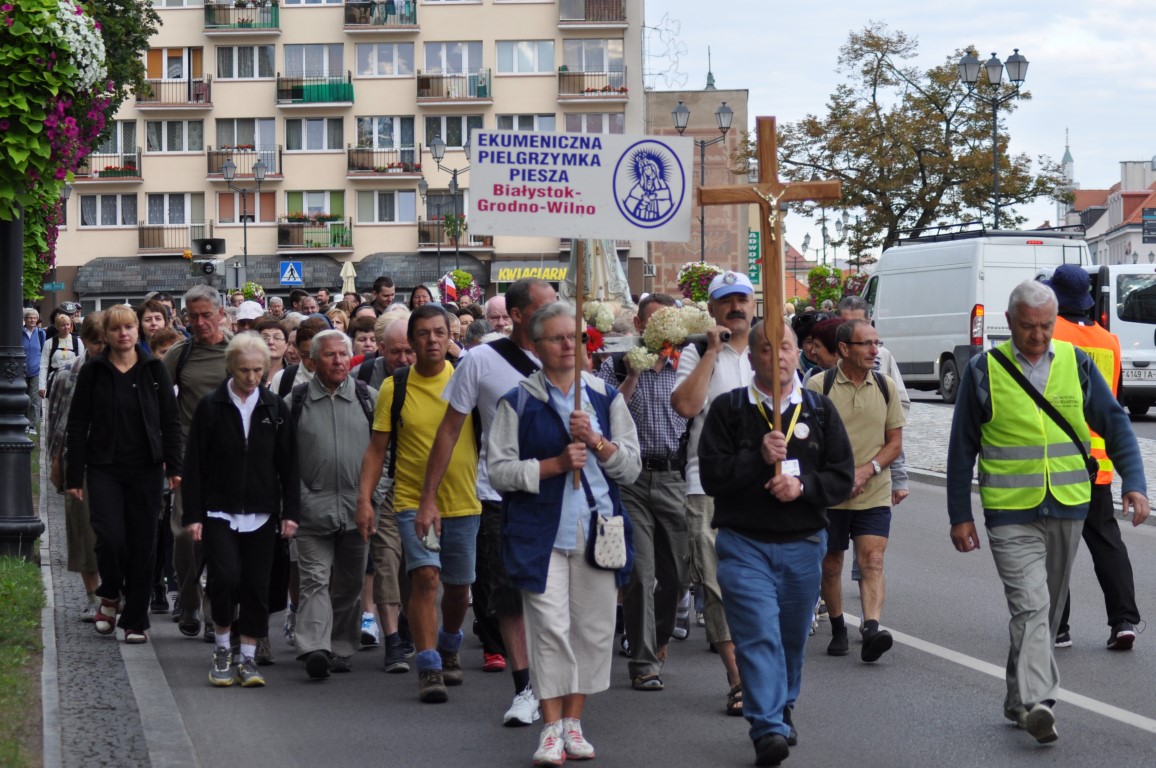 Ponad 350 pątników idzie w ekumenicznej pieszej pielgrzymce z Białegostoku do Wilna