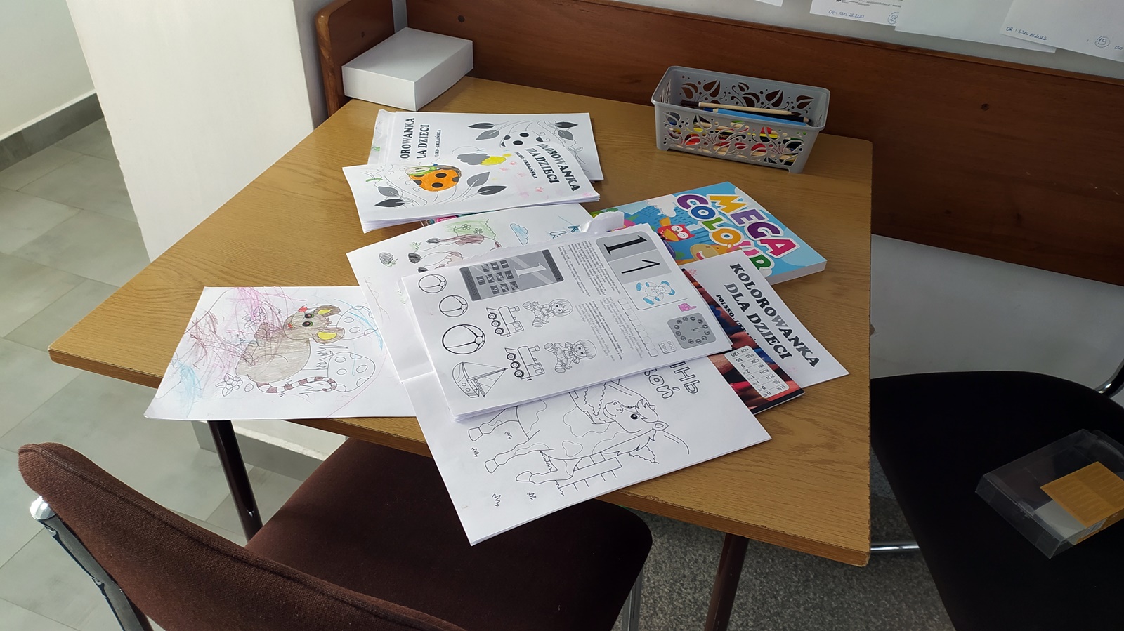 Z myślą o uchodźcach z Ukrainy w Urzędzie Miejskim w Choroszczy powstał kącik dla dzieci