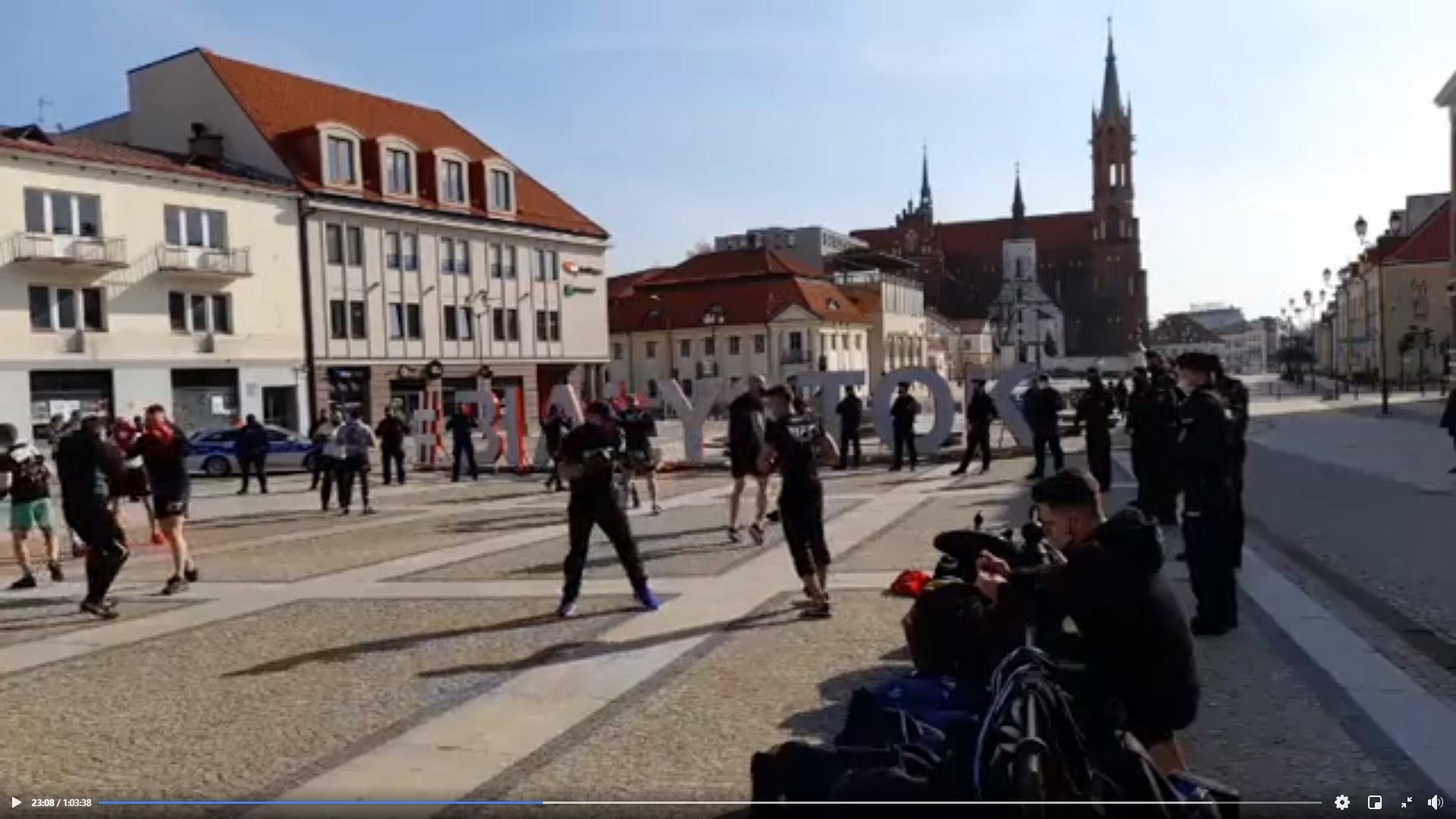 Były mandaty i wnioski do sądu - policyjną interwencją zakończył się trening w centrum Białegostoku