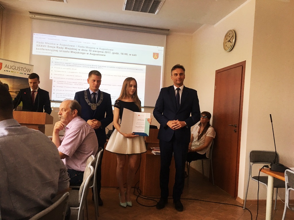 Burmistrz Augustowa po raz pierwszy przyznał stypendia i nagrody dla artystów