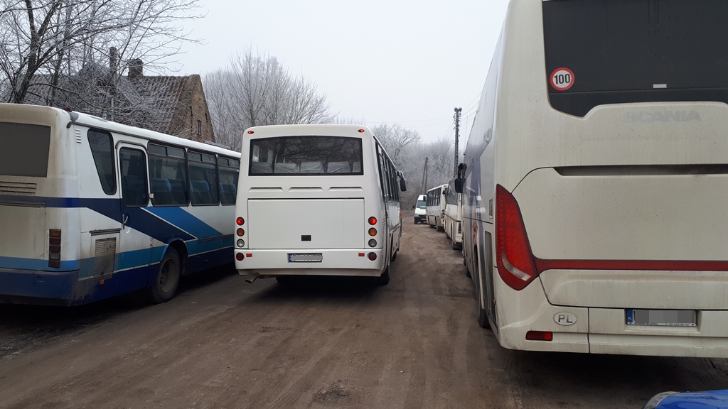 Przy dworcu PKS w Białymstoku brakuje miejsc, gdzie kierowcy autobusów mogliby poczekać na kolejny kurs