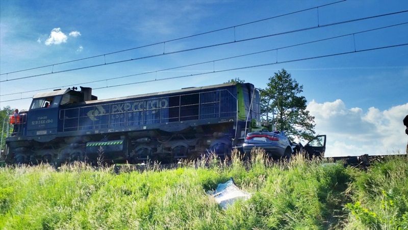 Region:  Śmiertelny wypadek na torach. Auto zderzyło się z lokomotywą