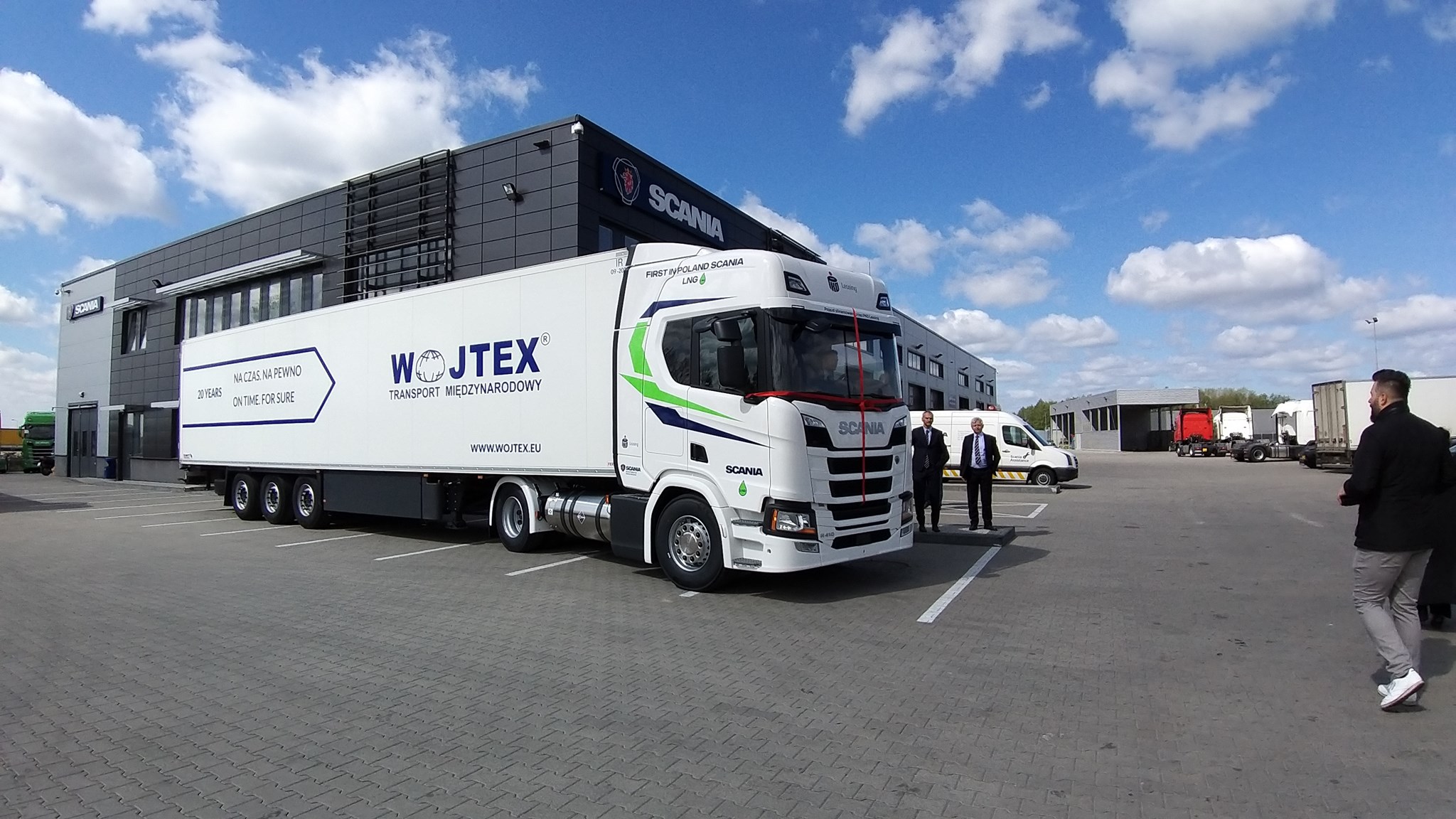 Ekologiczna ciężarówka na LNG na drogach regionu