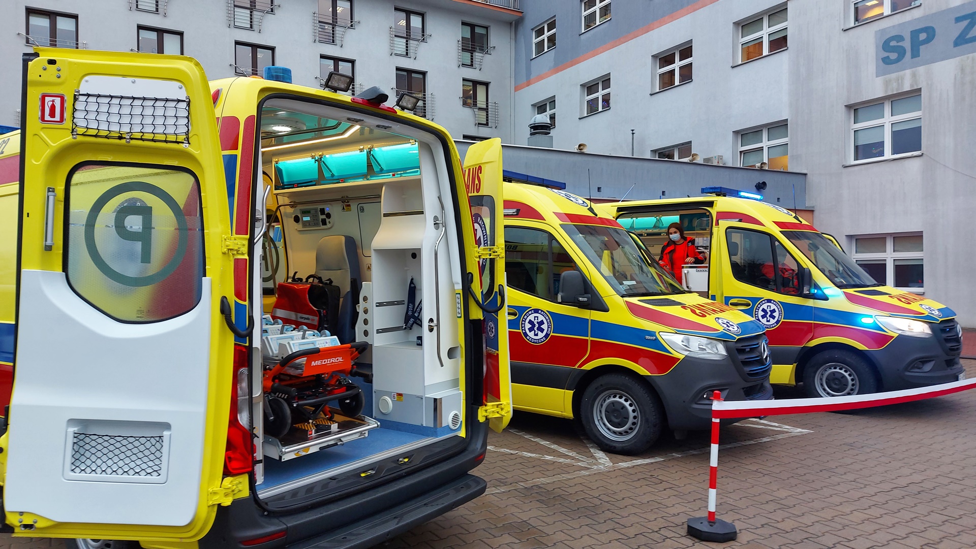 Związkowcy z pogotowia protestują: nie chcemy połączenia ze szpitalami