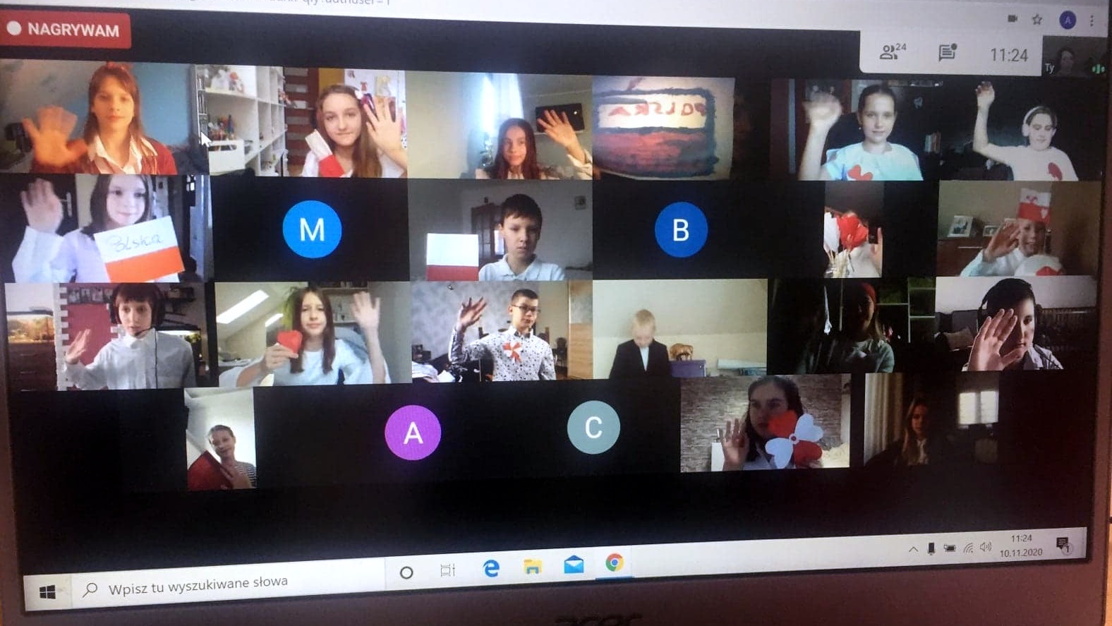 Uczniowie zaśpiewali wirtualnie Mazurka Dąbrowskiego w ramach akcji "Szkoła do hymnu"