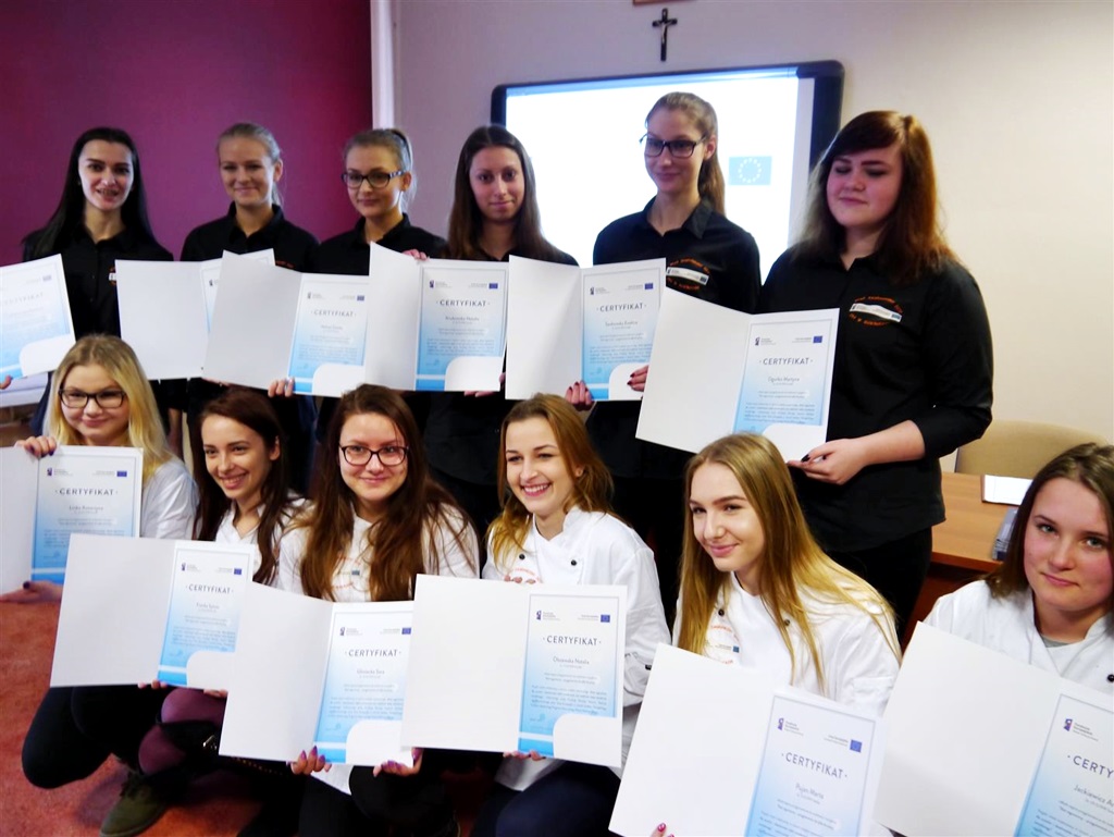 Uczyli się przyszłego zawodu i podszkolili języki obce – suwalscy uczniowie podsumowali swój staż zagraniczny