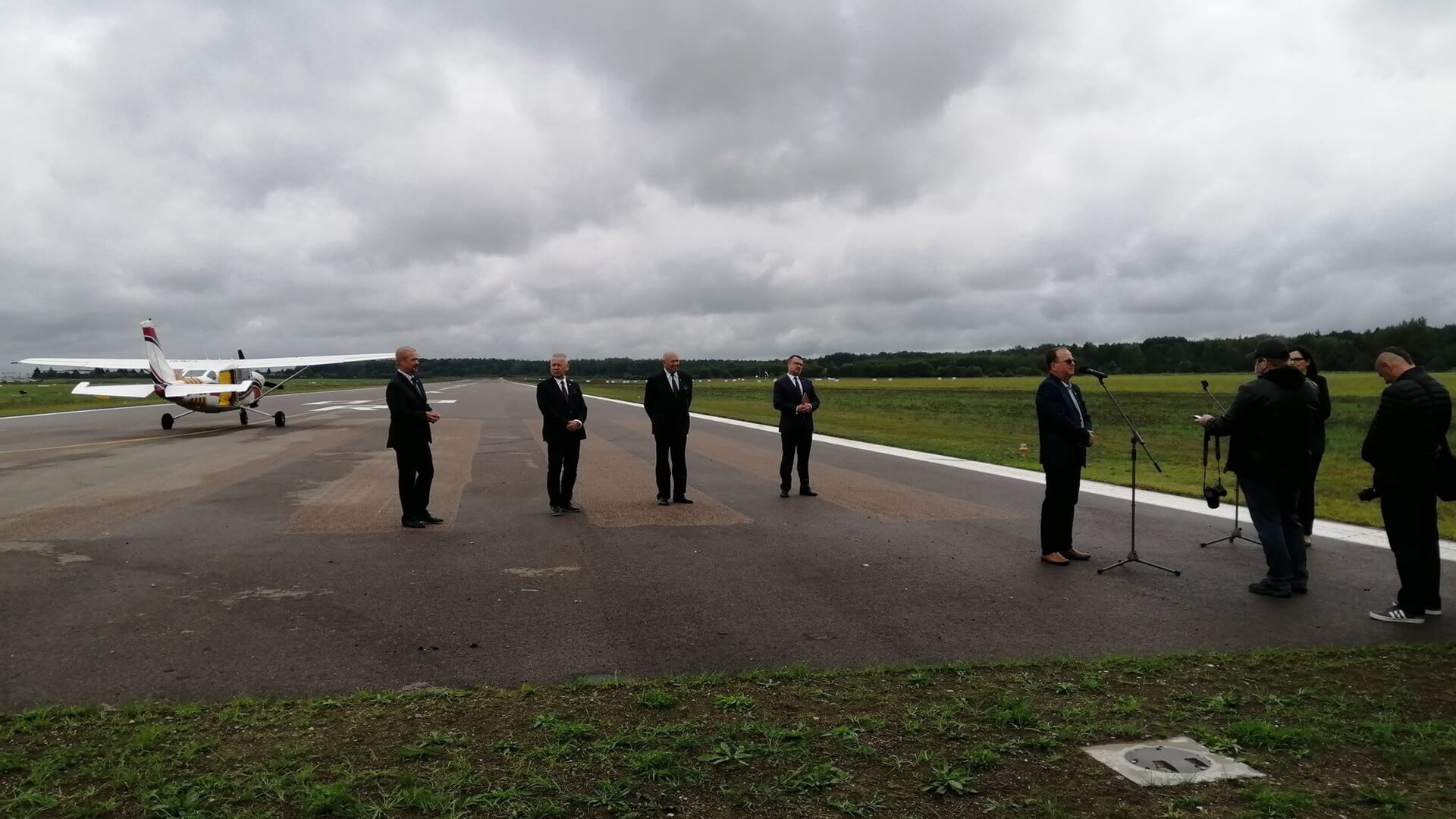 Władze Białegostoku planują wycinkę ponad 15 tys. drzew i krzewów, by oczyścić teren wokół lotniska