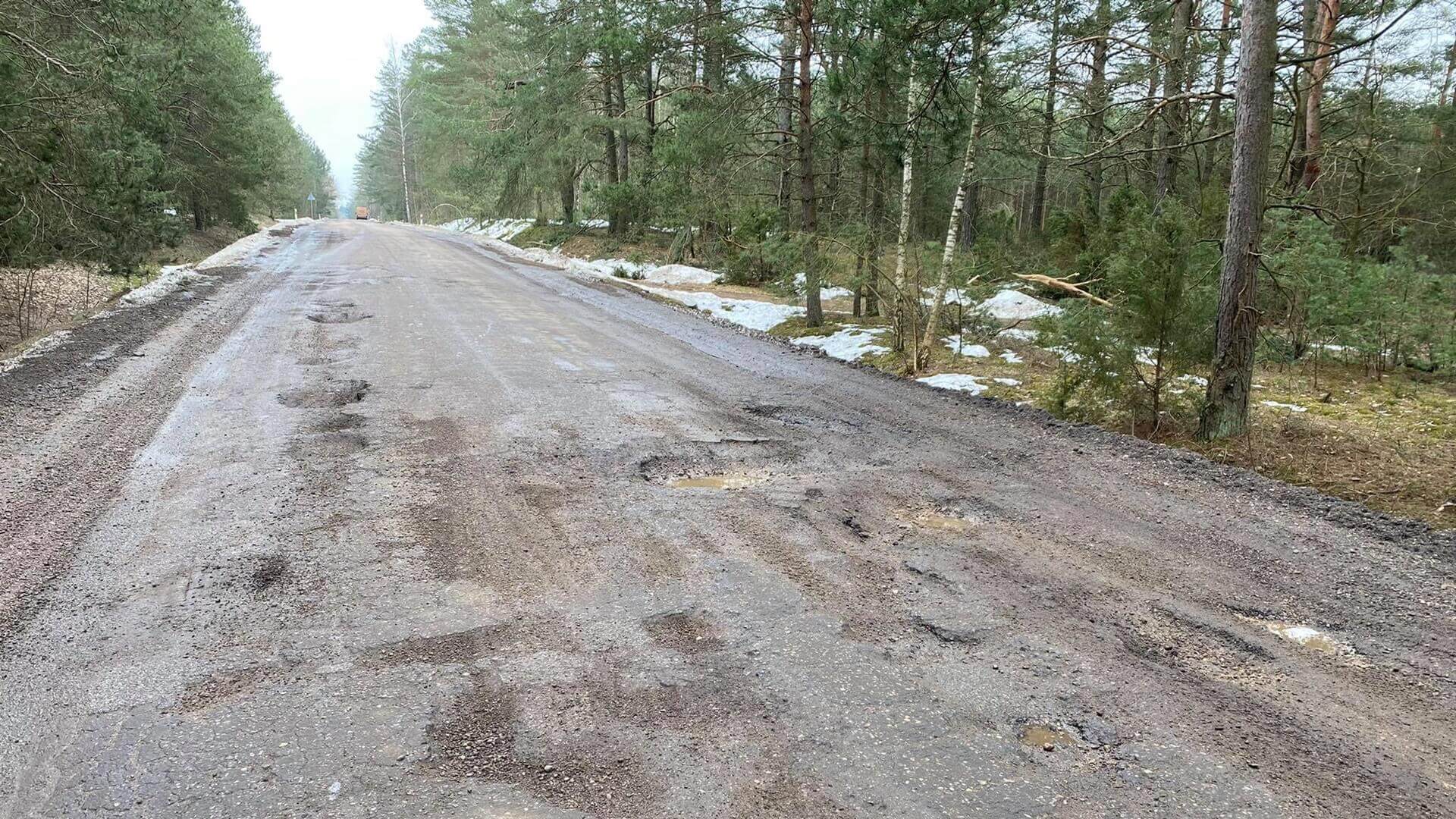 Kierowcy skarżą się na problemy na drodze w okolicach wsi Bondary, Tarnopol i Siemianówka