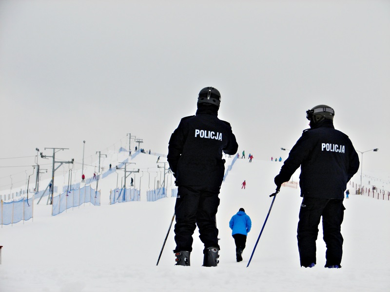 Policja prowadzi akcję "Bezpieczne ferie"