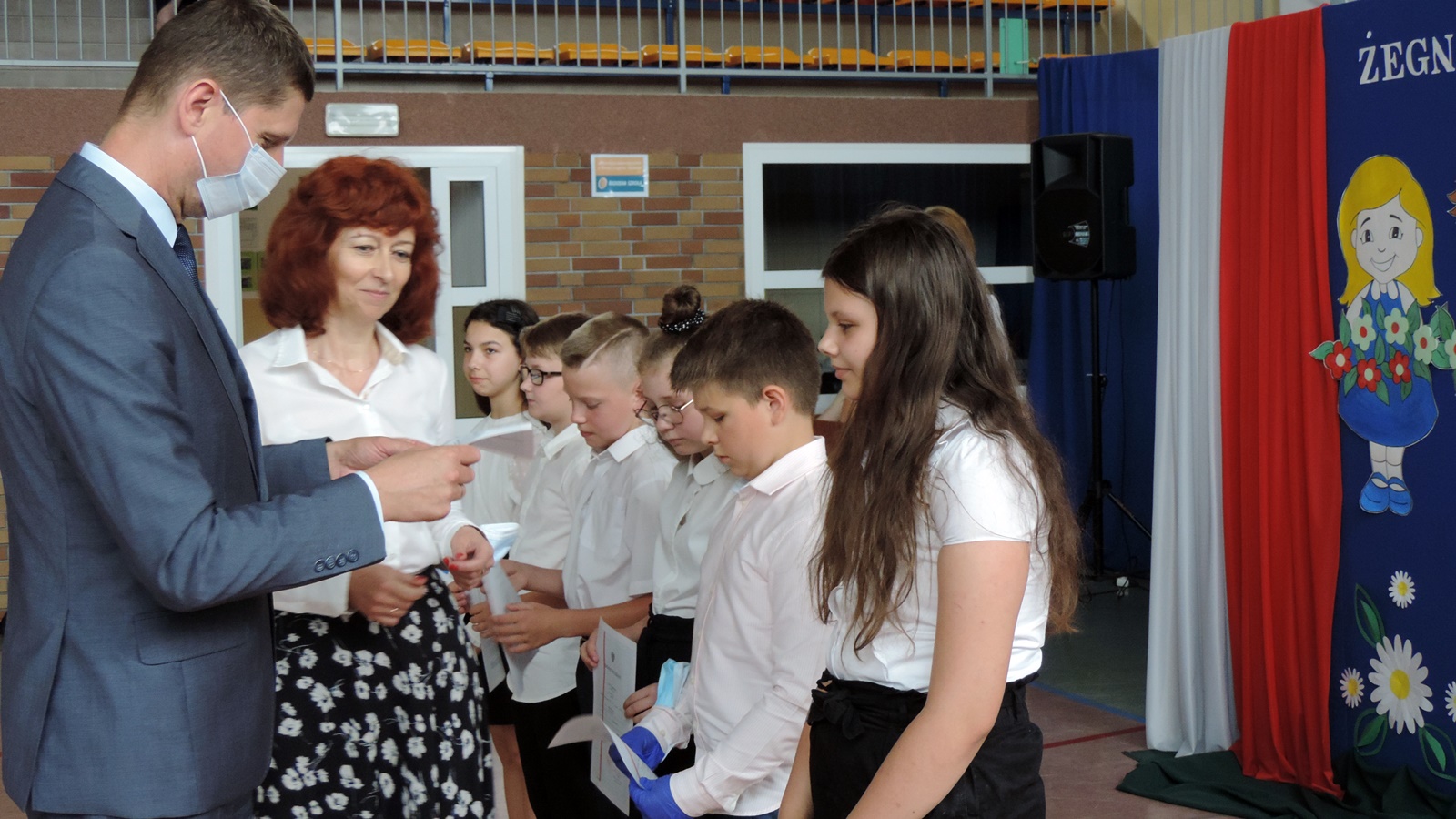 Uczniowie rozpoczynają wakacje