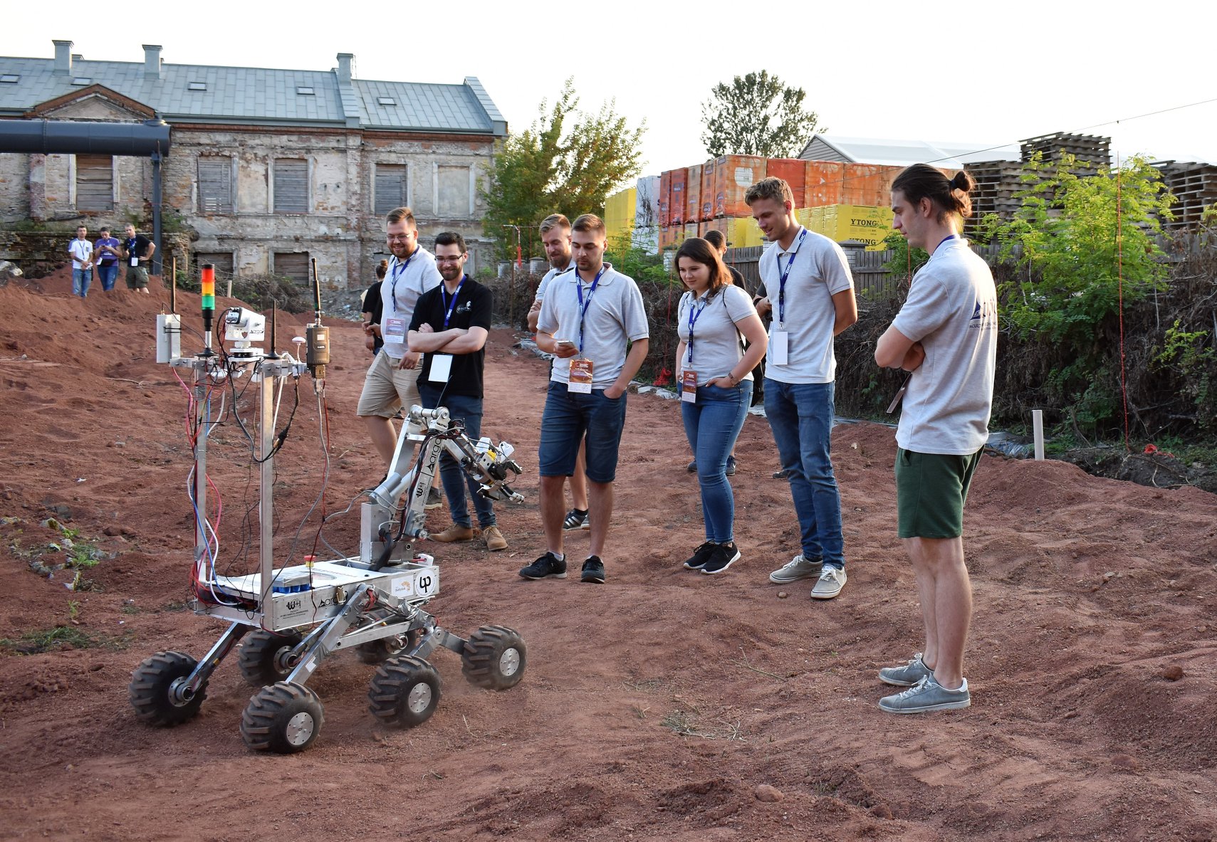 Studenci PB biorą udział w międzynarodowych zawodach robotyczno-kosmicznych