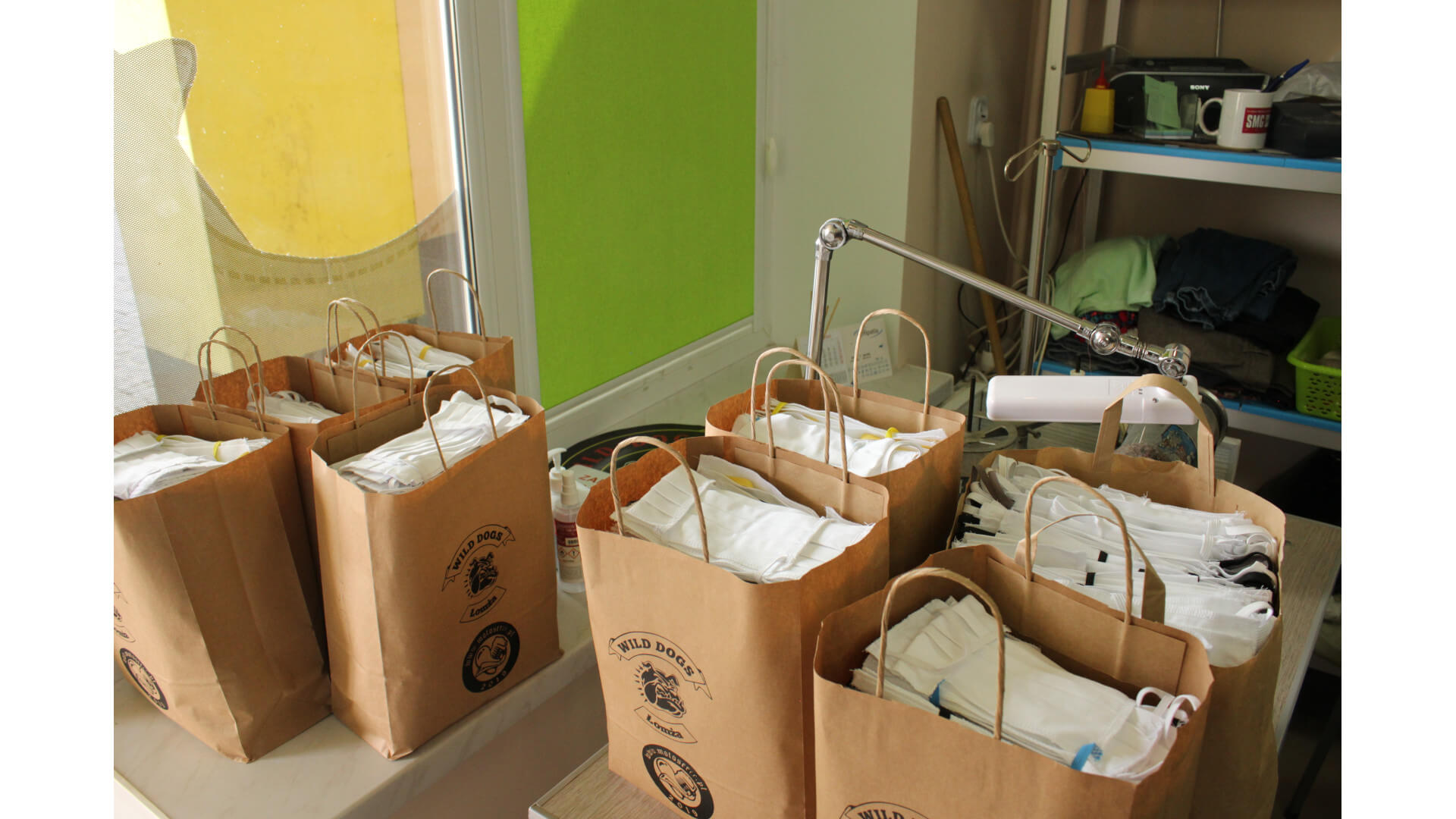 Około 1200 maseczek trafiło do Szpitala Wojewódzkiego w Łomży