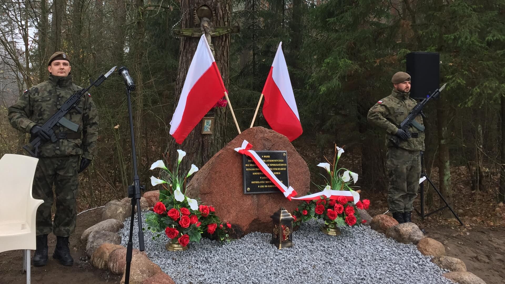 W Białymstoku i Olmontach uczczono ofiary powojennych zbrodni