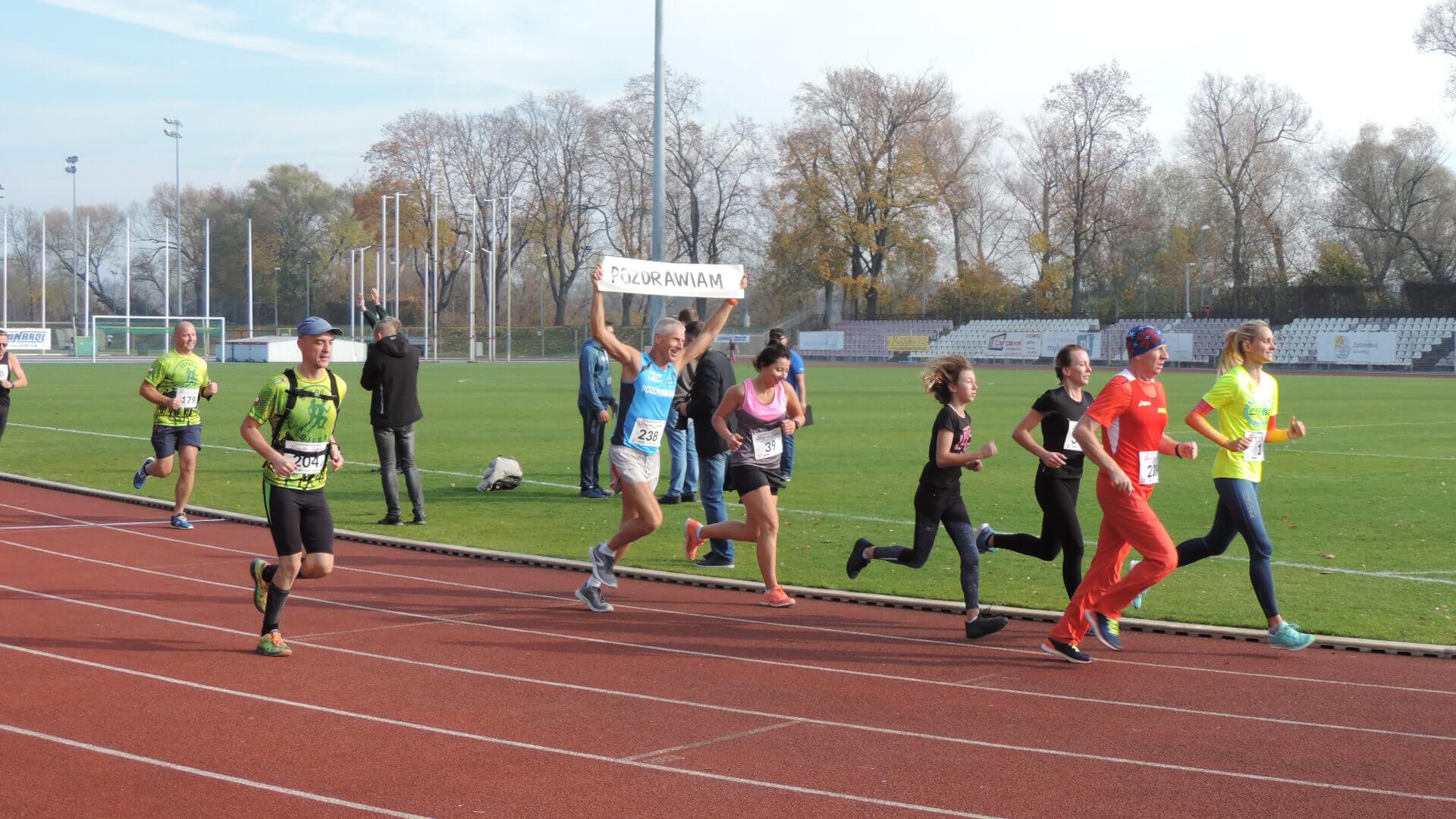Pobiegli by pomóc łomżyńskiej lekkoatletce - I Łomżyńska Mila Charytatywna