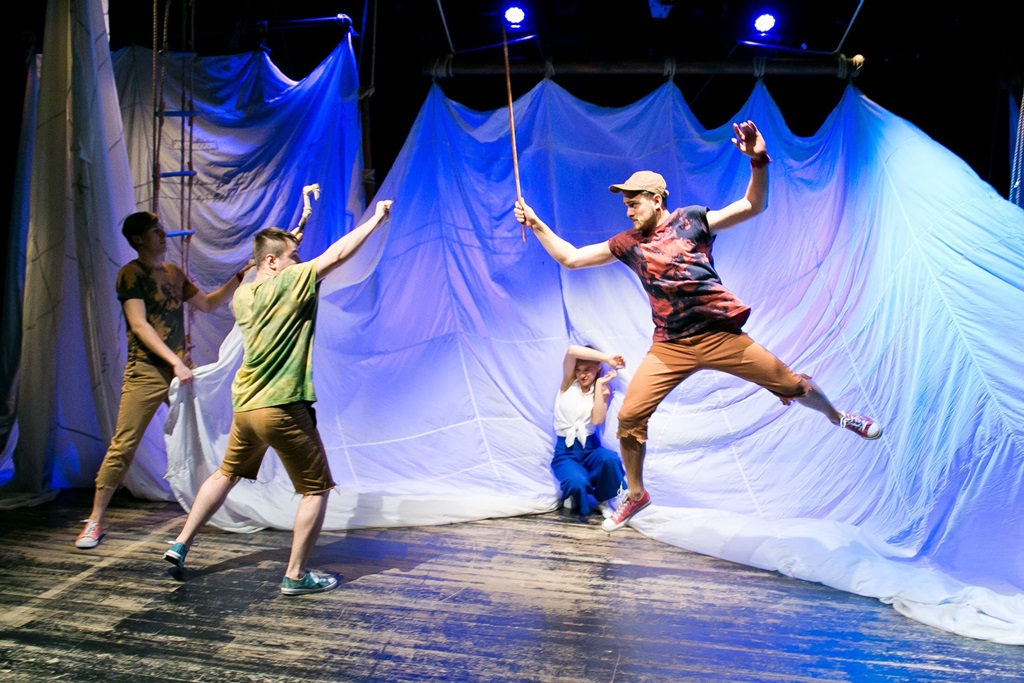 Premiera spektaklu dyplomowego "WENDY" w Akademii Teatralnej